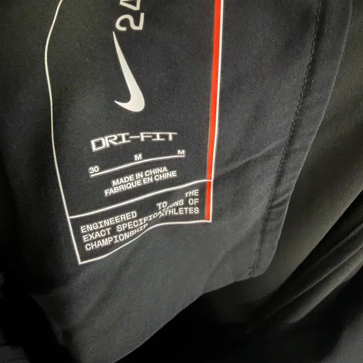 [BUNJANG] 24.7 Perfect Stretch Dry Fit UV Trousers Pants M / 나이키 24.7 퍼펙트스트레치 드라이 핏 UV 트라우저 팬츠 M판매합니다