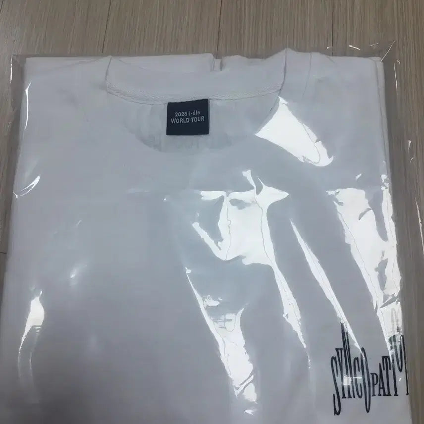 [BUNJANG] I-DLE 2026 World Tour T-shirt / 2026 i-dle WORLD TOUR 티셔츠 판매합니다