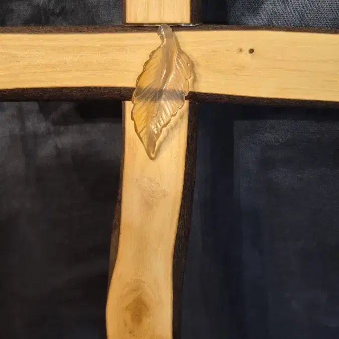 [BUNJANG] Handcrafted Kousa Dogwood Cross with Agate Leaf Accent / 나무 십자가 장식 나뭇잎 포인트