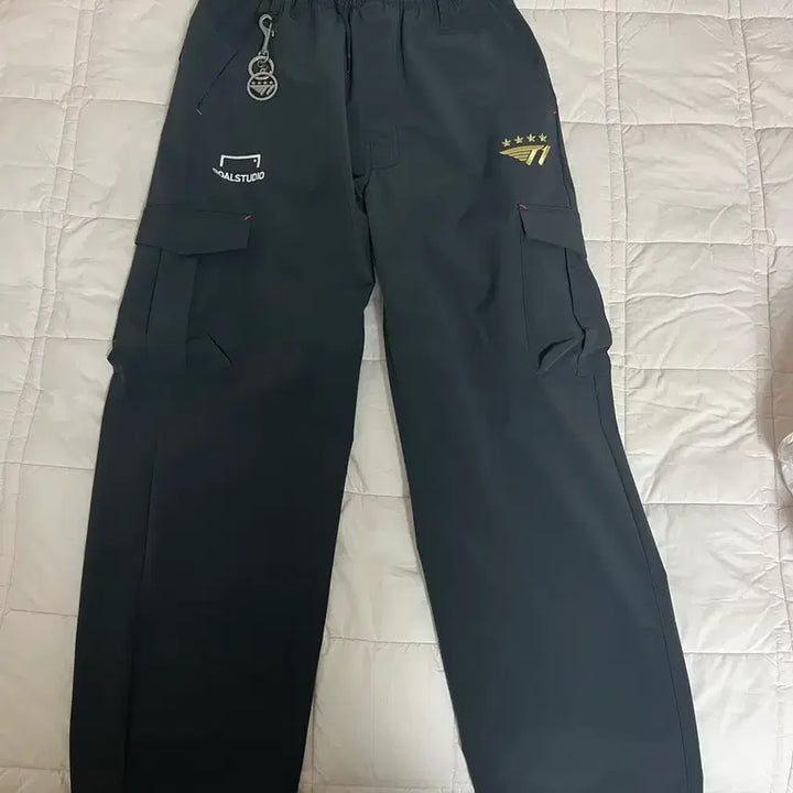 [BUNJANG] T1 2024 Worlds Pants (S Size) / T1 24 월즈 바지 s 사이즈