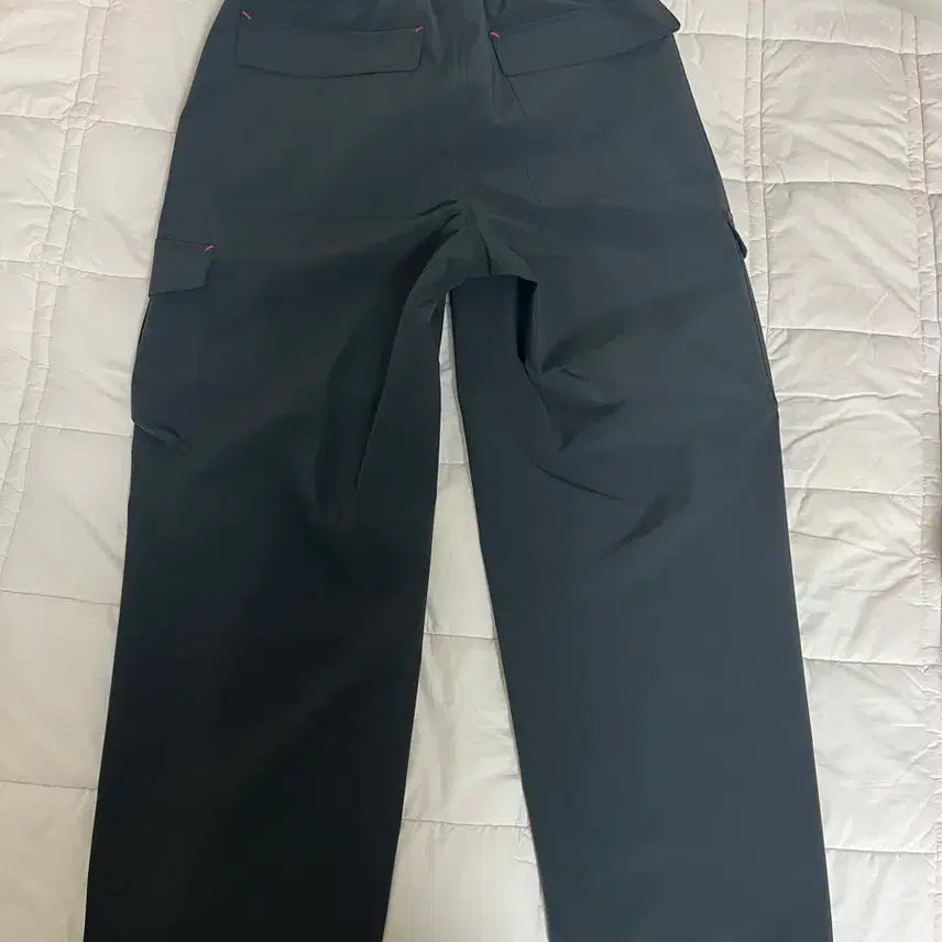 [BUNJANG] T1 2024 Worlds Pants (S Size) / T1 24 월즈 바지 s 사이즈