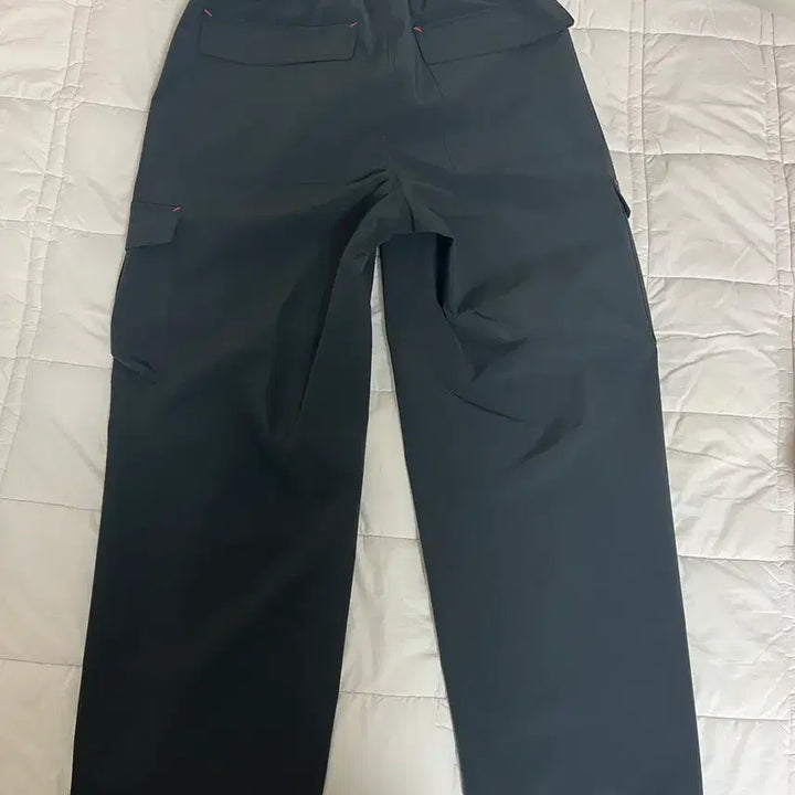 [BUNJANG] T1 2024 Worlds Pants (S Size) / T1 24 월즈 바지 s 사이즈