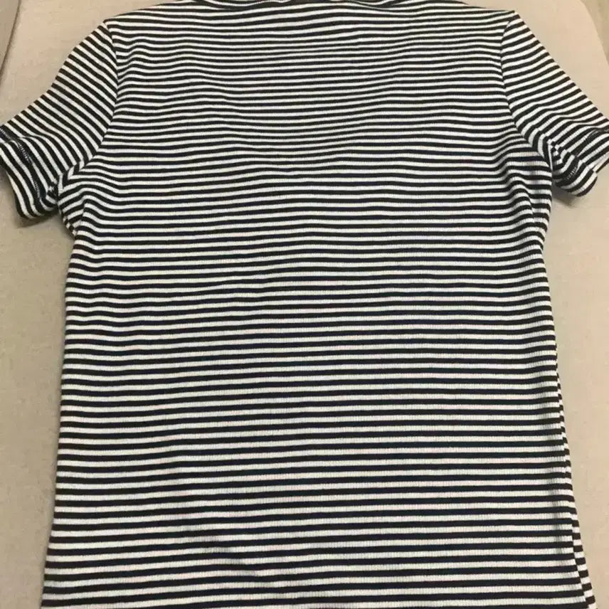 [BUNJANG] Tommy Jeans Striped V-Neck Half Sleeve T-Shirt / 타미진스 헨리넥 스트라이프 브이넥 반팔티