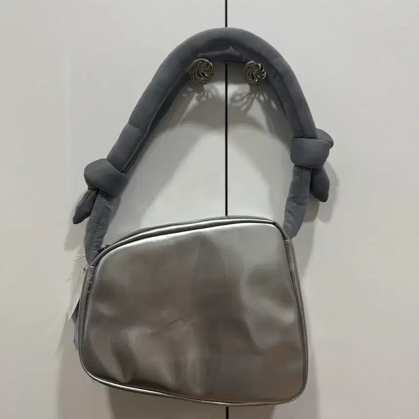 [SOLD OUT] 아디다스 미니 에어라이너 백 실버 메탈릭