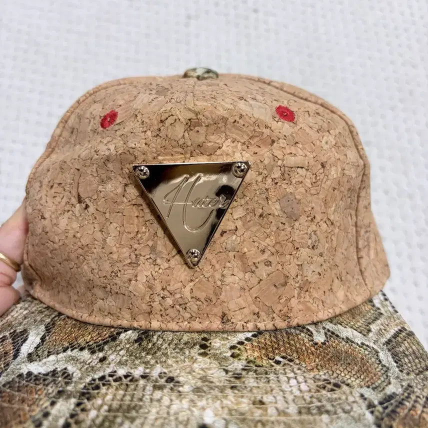 [BUNJANG] HATER Cork &amp; Snake Skin Snapback Hat / 헤이터 모자 스냅백