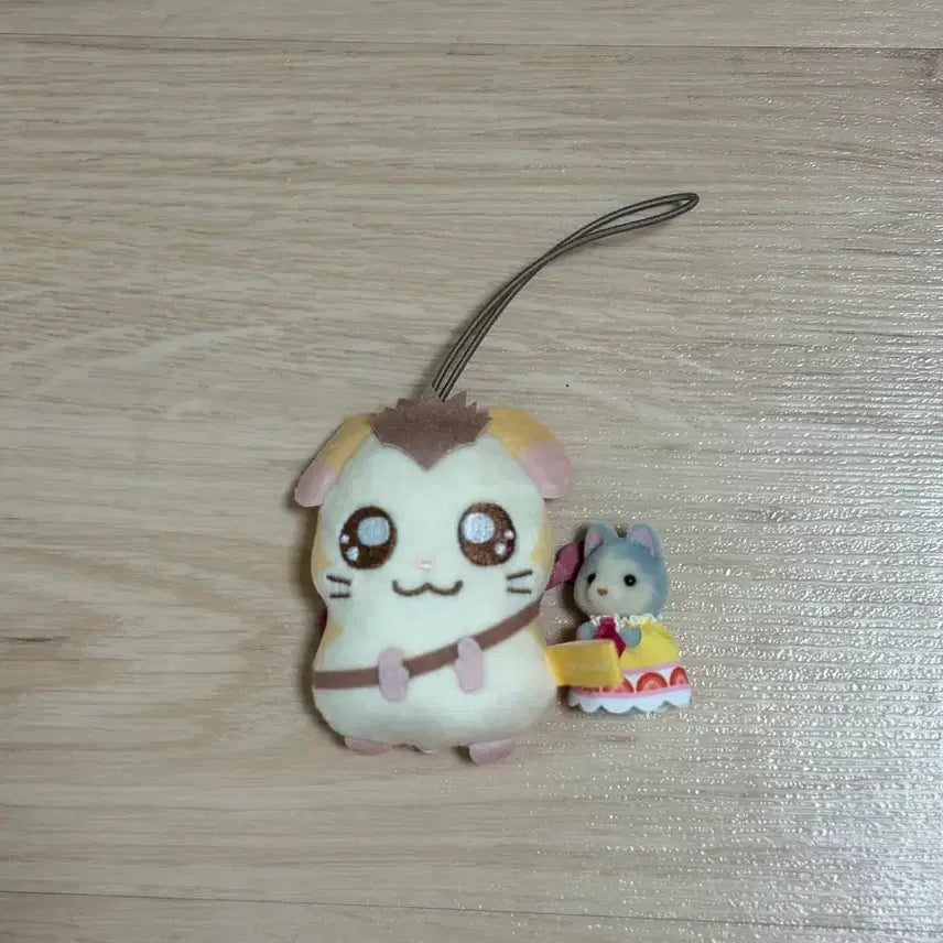 [BUNJANG] Hamster Plush Keychain &amp; Sylvanian Families Set / 햄스터 인형 키링 + 실바니안 세트
