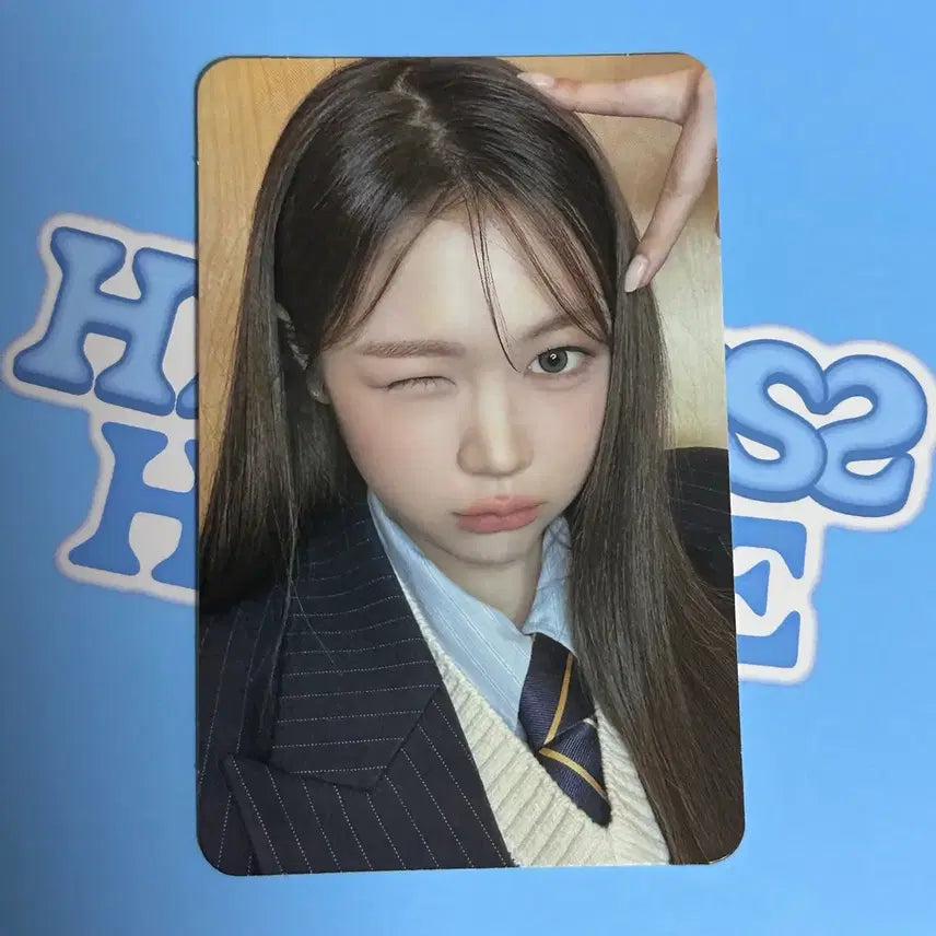 [BUNJANG] Heart Sign Fancon Ye-on Photocard / 하투하 팬콘 예온 트레카 포카 포토카드
