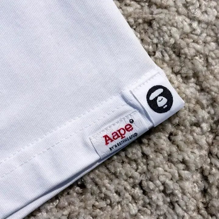 [BUNJANG] (무료배송) Aape 반팔 티셔츠 화이트 새상품 / (무료배송) Aape 반팔 티셔츠 화이트 새상품