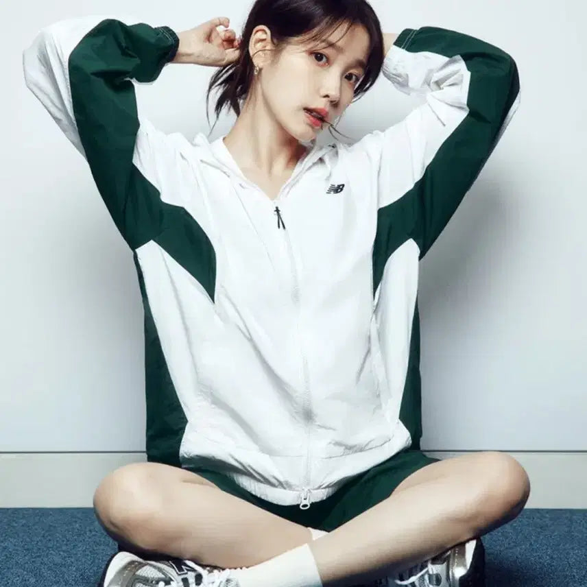 [BUNJANG] New Balance White/Green Windbreaker / 뉴발란스 화이트/그린 바람막이