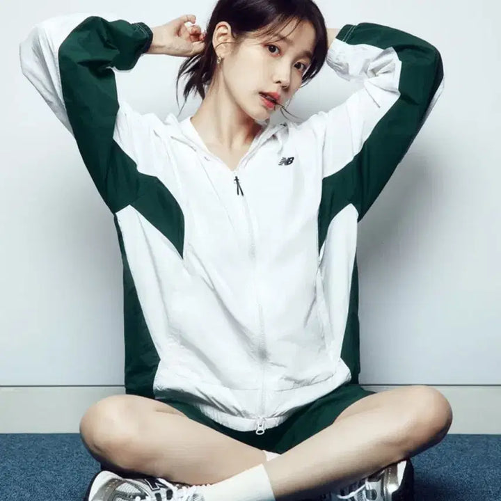 [BUNJANG] New Balance White/Green Windbreaker / 뉴발란스 화이트/그린 바람막이