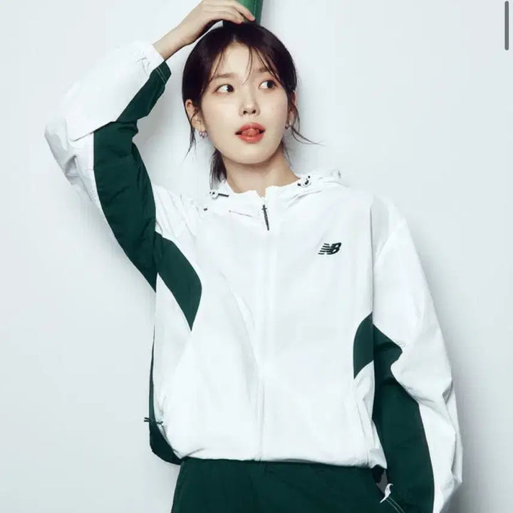 [BUNJANG] New Balance White/Green Windbreaker / 뉴발란스 화이트/그린 바람막이