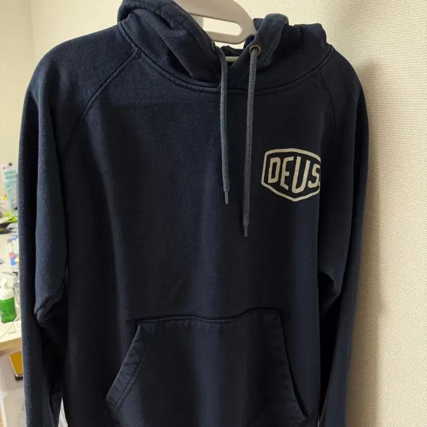 [BUNJANG] Deus Ex Machina Navy Hoodie / 데우스엑스마키나 네이비 후드티 판매