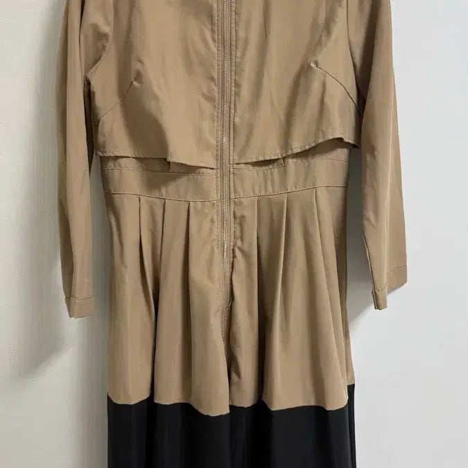 [BUNJANG] Two-Tone Pleated Dress Beige Black / (새상품) 베이지 블랙 투톤 플리츠 원피스