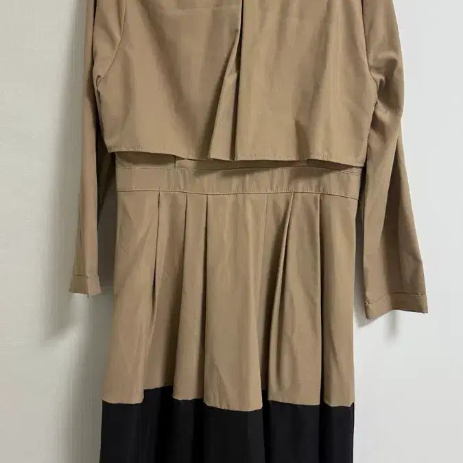 [BUNJANG] Two-Tone Pleated Dress Beige Black / (새상품) 베이지 블랙 투톤 플리츠 원피스
