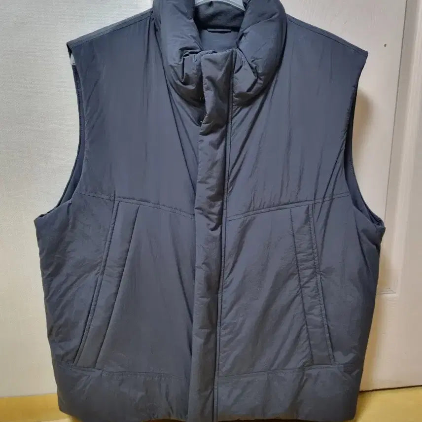 [BUNJANG] Top Ten High Neck Volume Vest Charcoal 110 / 탑텐 넌퀼팅 하이넥 볼륨 베스트 차콜 110