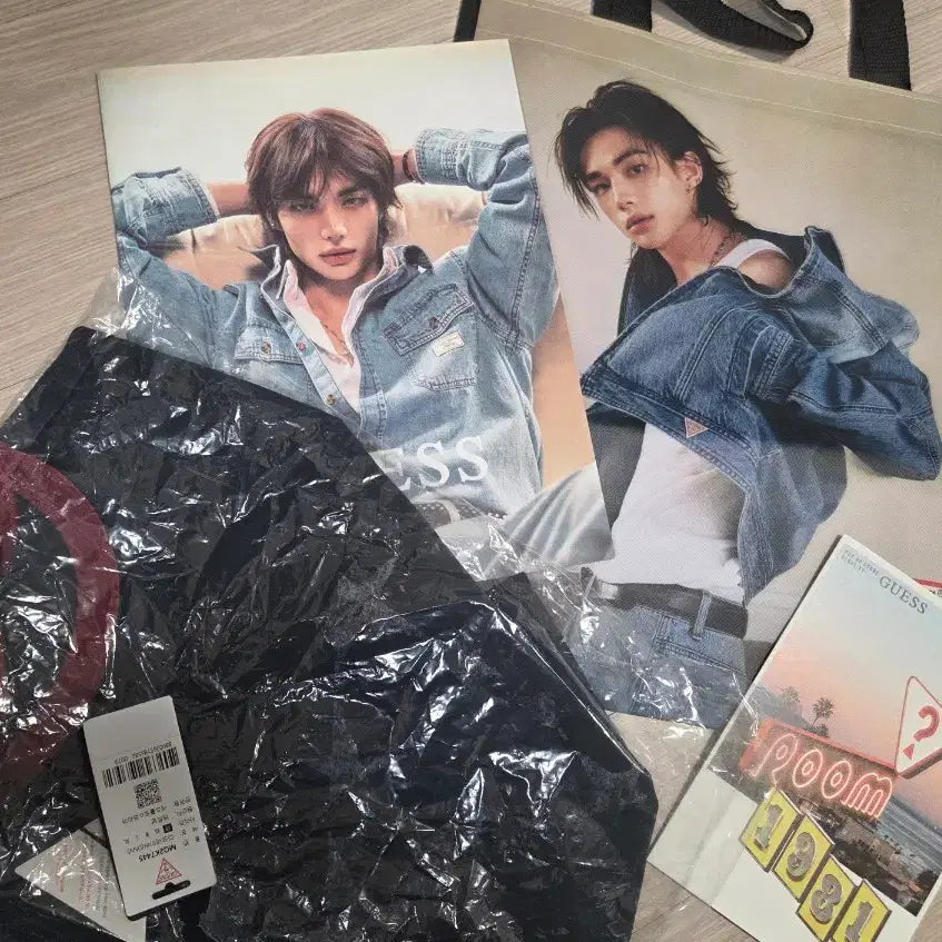 [SOLD OUT] 현진 게스 룩북+ 별티FF+타포린백