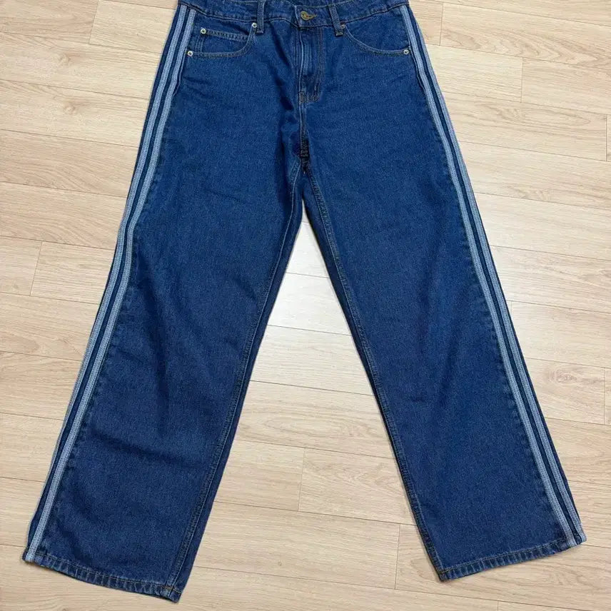 [BUNJANG] Adidas Three-Stripe Wide Denim Pants / 아디다스 삼선 와이드 데님 팬츠
