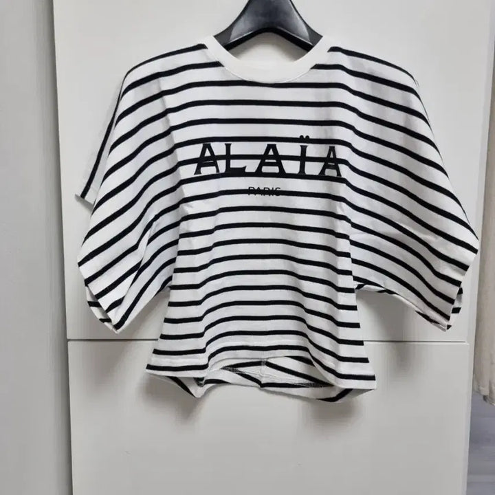 [BUNJANG] Striped T-shirt / 고급보세 스트라이프 티셔츠 새것 착샷유