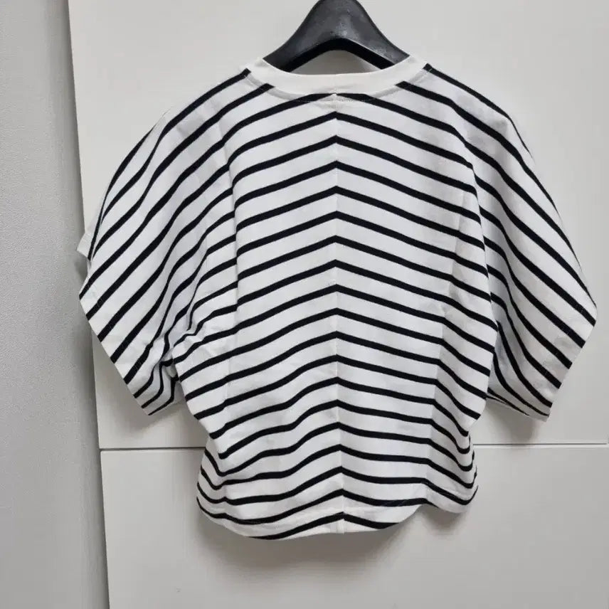 [BUNJANG] Striped T-shirt / 고급보세 스트라이프 티셔츠 새것 착샷유