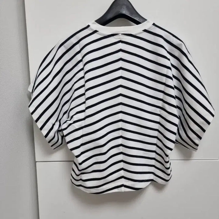 [BUNJANG] Striped T-shirt / 고급보세 스트라이프 티셔츠 새것 착샷유