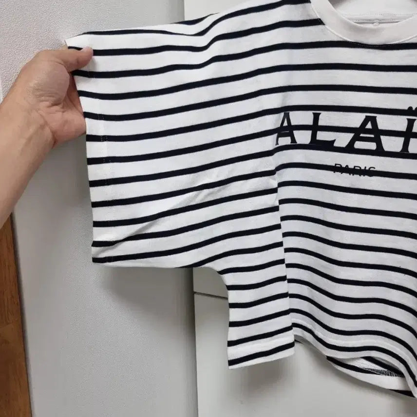 [BUNJANG] Striped T-shirt / 고급보세 스트라이프 티셔츠 새것 착샷유