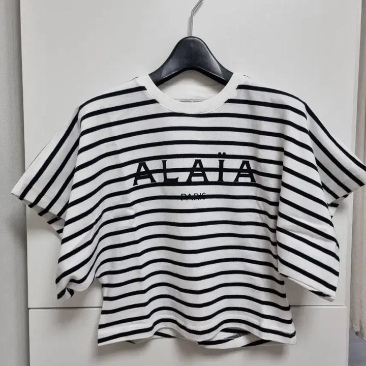 [BUNJANG] Striped T-shirt / 고급보세 스트라이프 티셔츠 새것 착샷유