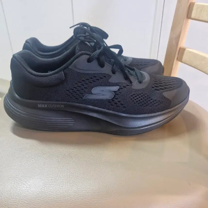 [SOLD OUT] 스케쳐스 260