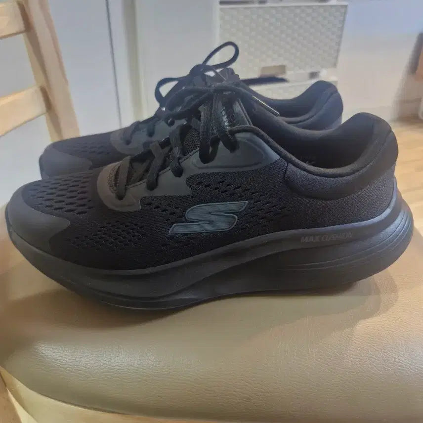 [SOLD OUT] 스케쳐스 260