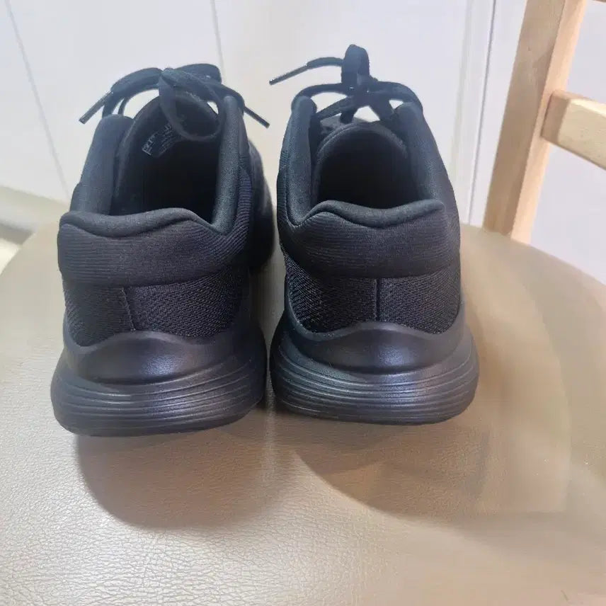 [SOLD OUT] 스케쳐스 260