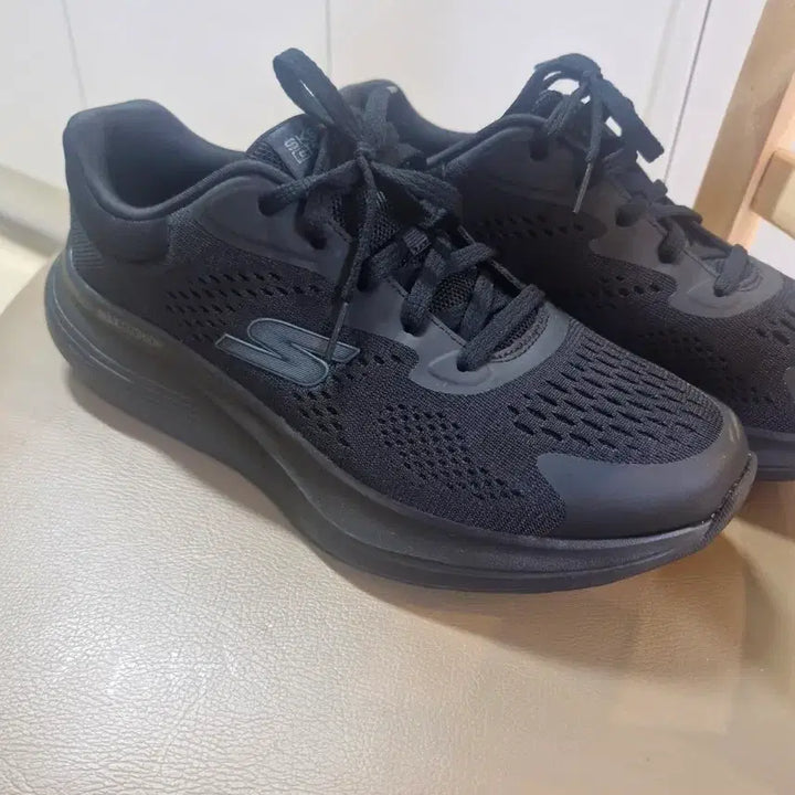 [SOLD OUT] 스케쳐스 260