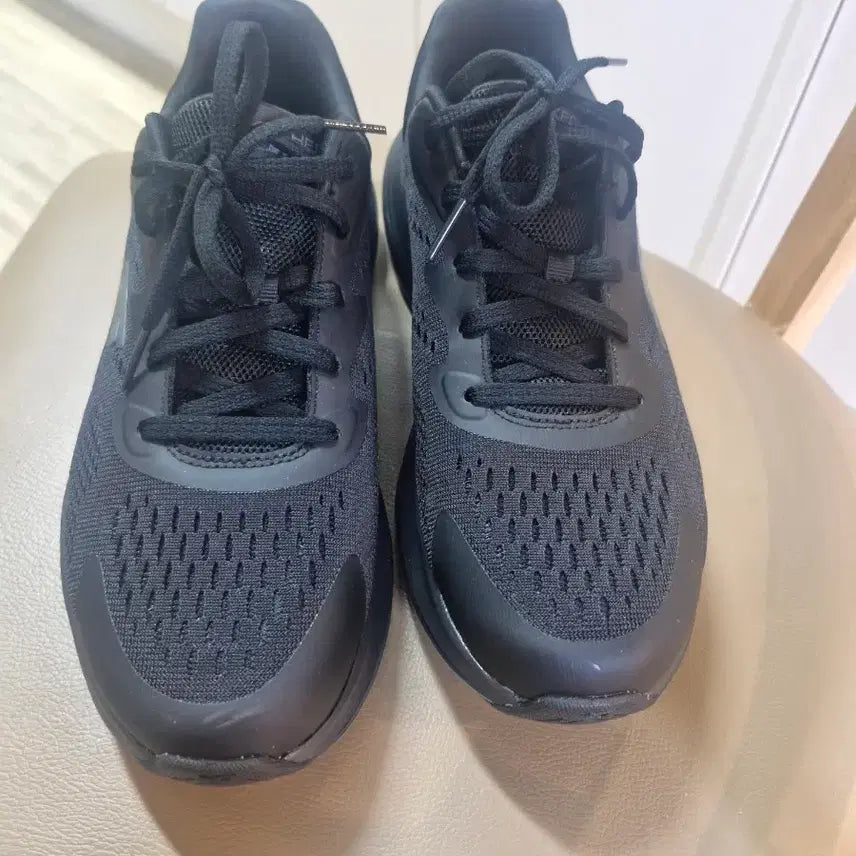[SOLD OUT] 스케쳐스 260
