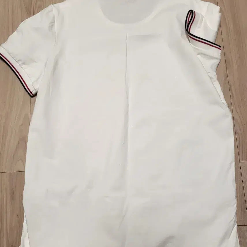 [BUNJANG] Moncler White Tri-Stripe T-shirt / 몽클레어 화이트 삼선포인트 반팔티셔츠 m