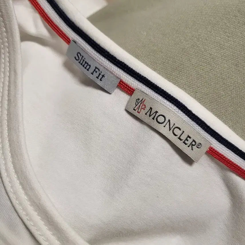 [BUNJANG] Moncler White Tri-Stripe T-shirt / 몽클레어 화이트 삼선포인트 반팔티셔츠 m