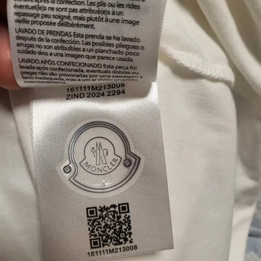 [BUNJANG] Moncler White Tri-Stripe T-shirt / 몽클레어 화이트 삼선포인트 반팔티셔츠 m