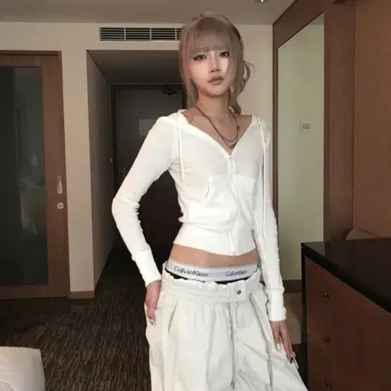 [BUNJANG] Kyo-i Zero Gravity Cropped Hoodie / 쿄이 제로 그래비티 후드집업