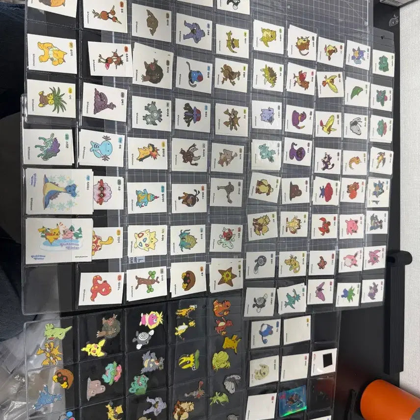 [BUNJANG] Pokemon Stickers, Figure, and Keyring Bundle / 포켓몬 띠부씰 + 피규어 +키링 일괄