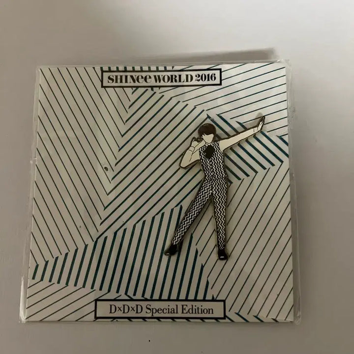 [BUNJANG] SHINee Onew DDD 2016 Japan Concert Pin Badge / 샤이니의 2016년 일본 콘서트 DDD 온유 핀 배지