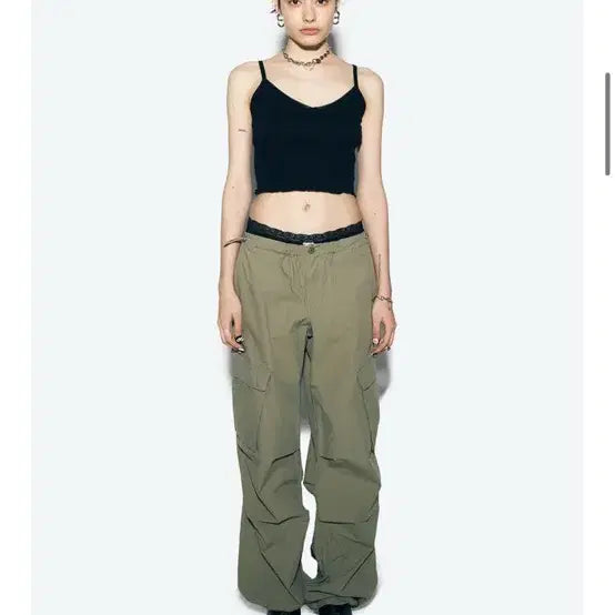 [SOLD OUT] 에즈이프켈리 파라슈트 카고 팬츠