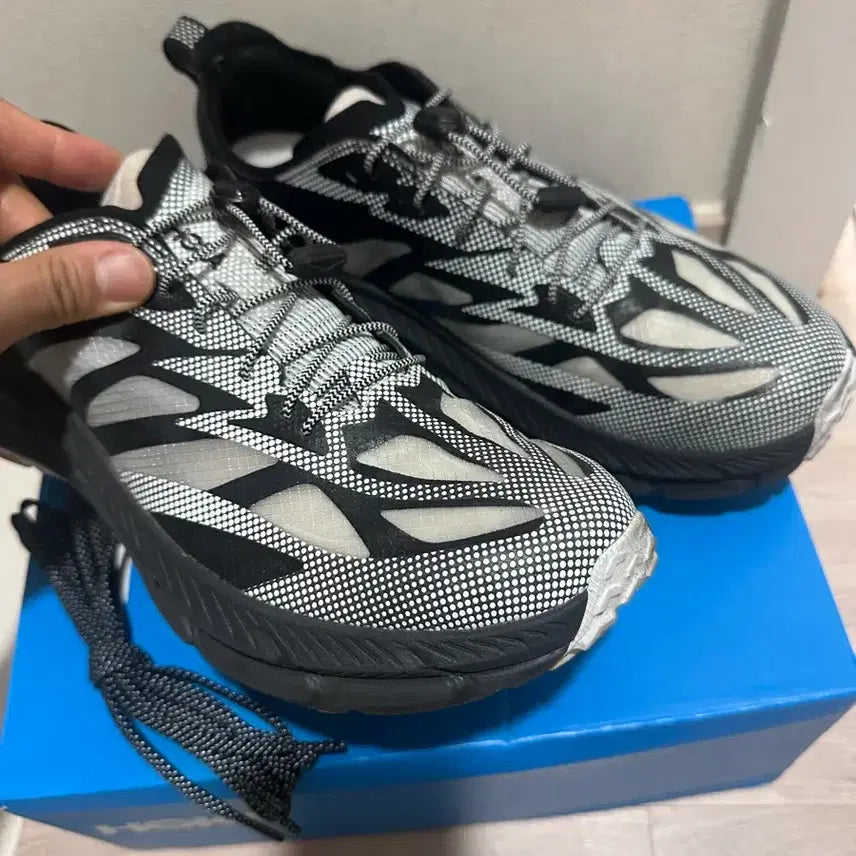 [SOLD OUT] 265 호카 마파테4 러닝화