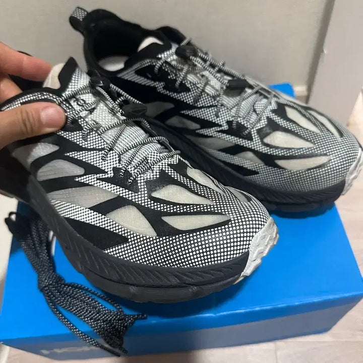 [SOLD OUT] 265 호카 마파테4 러닝화