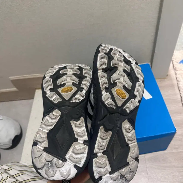 [SOLD OUT] 265 호카 마파테4 러닝화