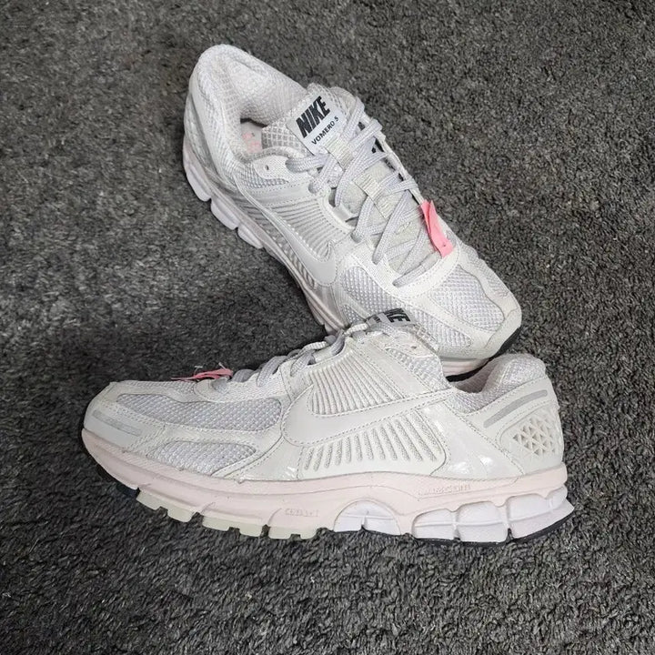 [BUNJANG] Nike Vomero 5 White Sneakers / 나이키 보메로5 화이트  270사이즈