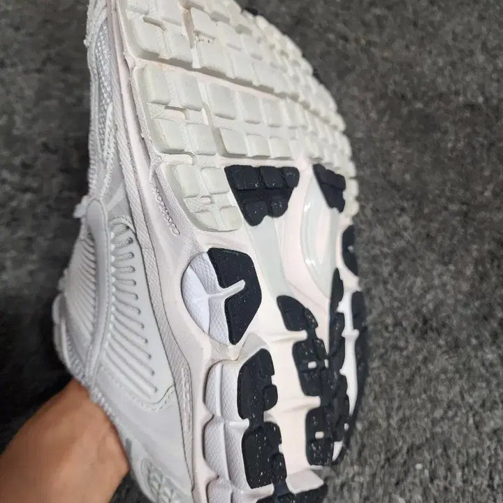 [BUNJANG] Nike Vomero 5 White Sneakers / 나이키 보메로5 화이트  270사이즈