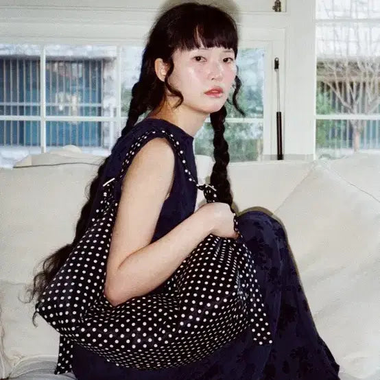 [BUNJANG] Yansisi Pillow Boat Bag Dot / 얀시시 필로우 보트백 도트