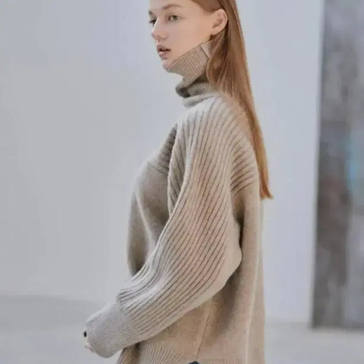 [BUNJANG] NilbyP 21WN Lumi Turtleneck Knit (Khaki Beige) / 닐바이피 21WN 루미  터틀넥 니트 (카키베이지)