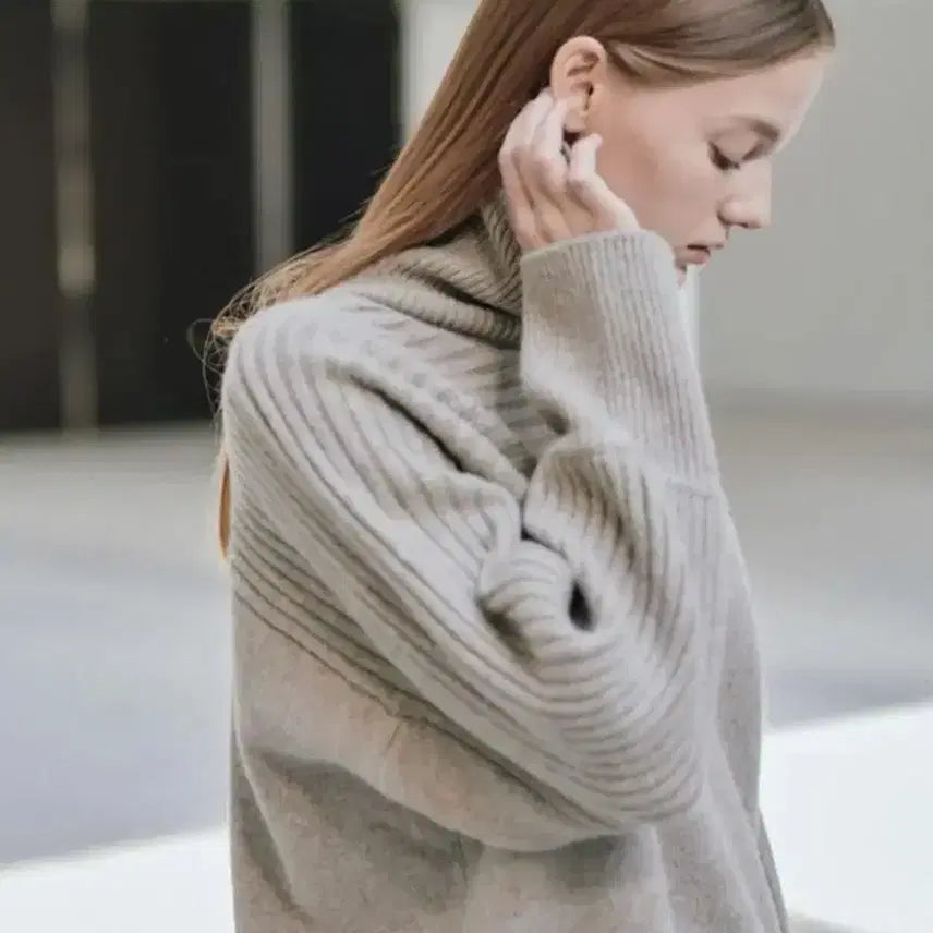 [BUNJANG] NilbyP 21WN Lumi Turtleneck Knit (Khaki Beige) / 닐바이피 21WN 루미  터틀넥 니트 (카키베이지)