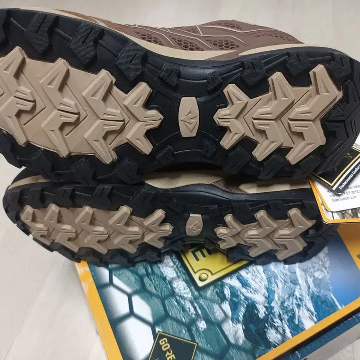 [BUNJANG] Campeline Volt 255 Gore-Tex Insulated Safety Shoes / Volt 캠프라인 안전화 255 *고어텍스 *절연화  안전화 박스새제품