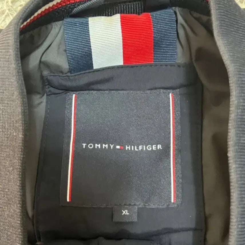 [BUNJANG] Tommy Hilfiger Nylon Quilted Goose Down Vest / 타미힐피거 나일론 퀼팅 숏 구스다운 베스트 패딩조끼