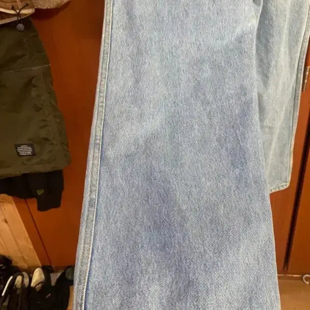 [BUNJANG] YEARSAGO Flores Light Wash Denim Jeans L / [YEARSAGO] 이얼즈어고 플로레스 연청 데님 L사이즈
