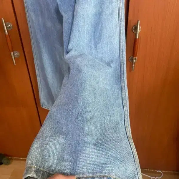 [BUNJANG] YEARSAGO Flores Light Wash Denim Jeans L / [YEARSAGO] 이얼즈어고 플로레스 연청 데님 L사이즈